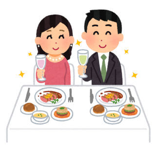 横並びで食事するカップル